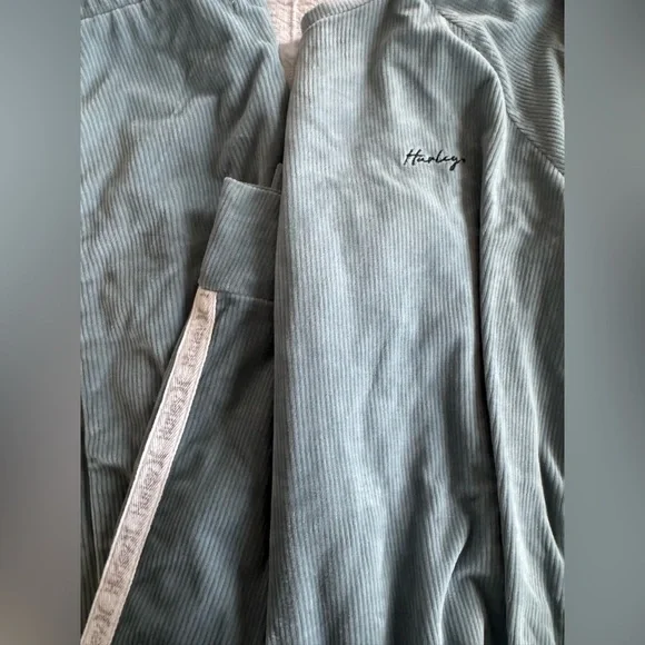 Lot Of 2 Hurley Women's Small Velour Pullover Sweatshirt And Pants Set Tracksuit - Picture 2 of 7